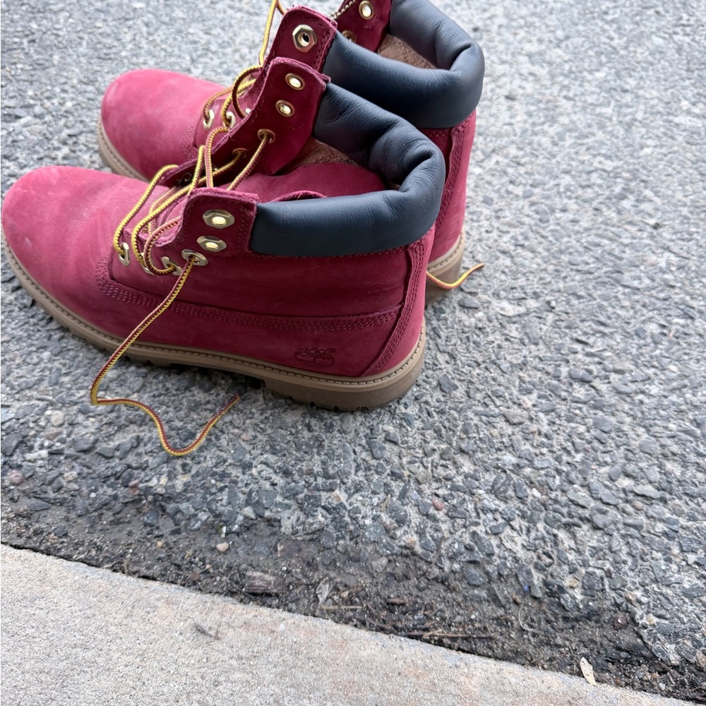 Timberland Burgundy Lace-Up Work Boots with Black Collar